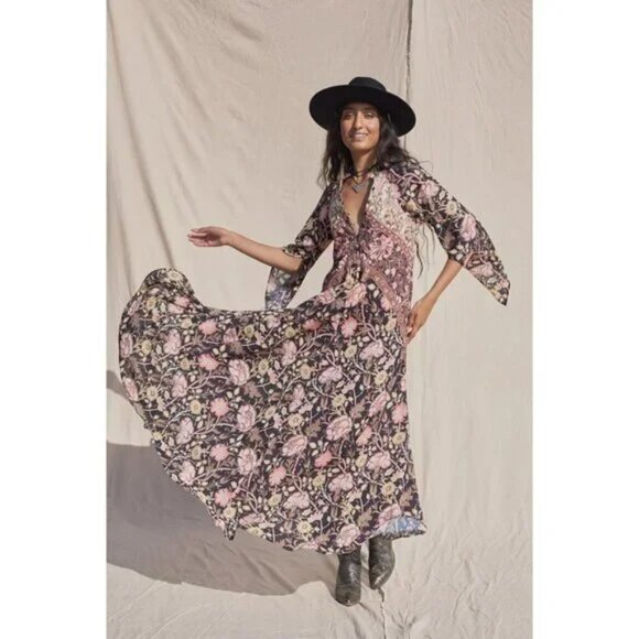 Jen's Pirate Booty | Baroque Hyacinth Gown - Picture 2 of 11